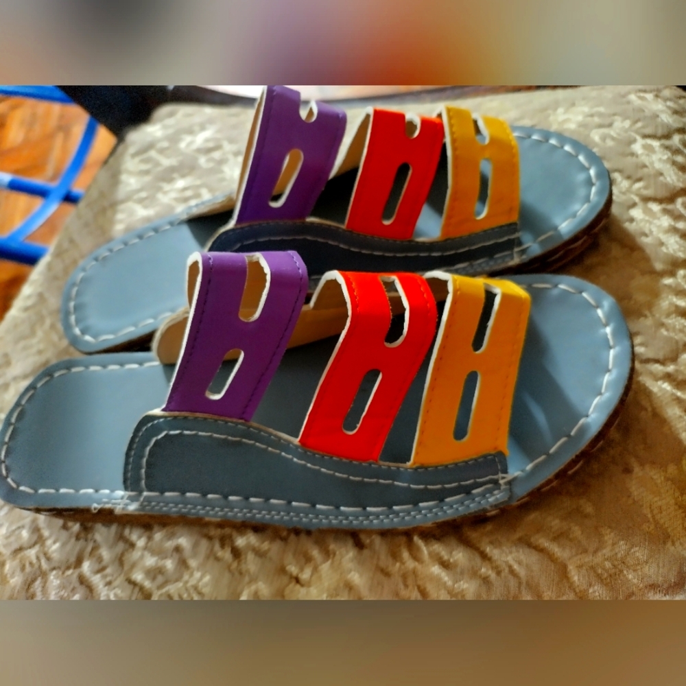Super cute and comfy multicolor slides